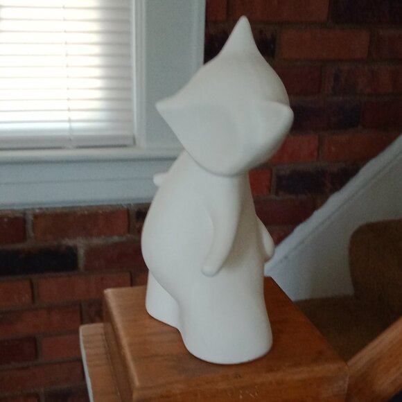 White Fox Statue - Picture 3 of 7